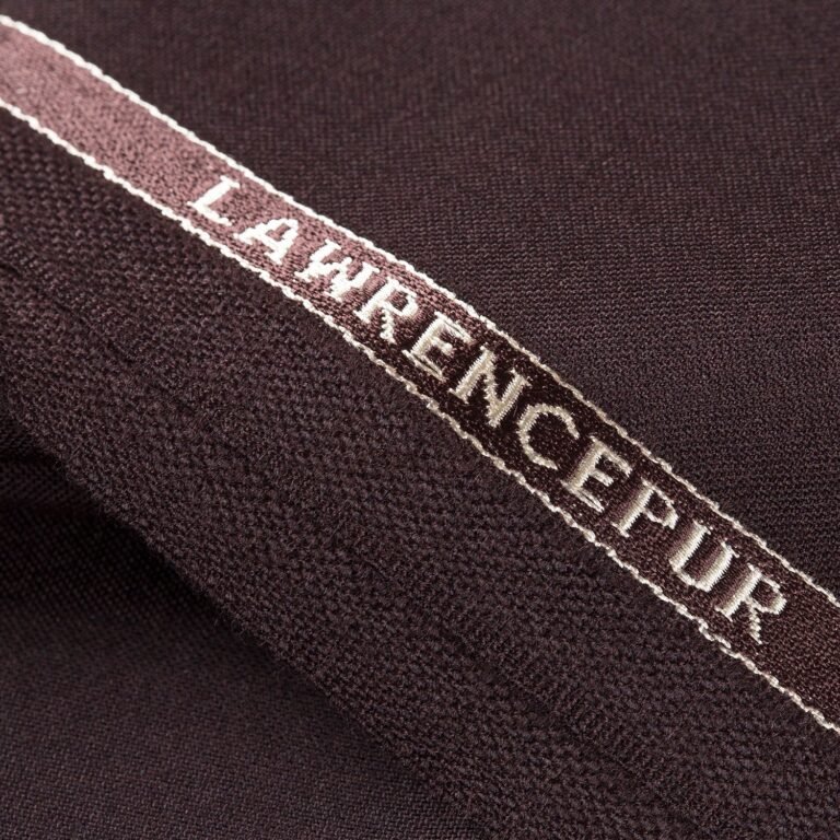 Plain Chocolate Brown, Tropical Classic Wool Blend / Poly Wool Suiting Fabric - Image 1