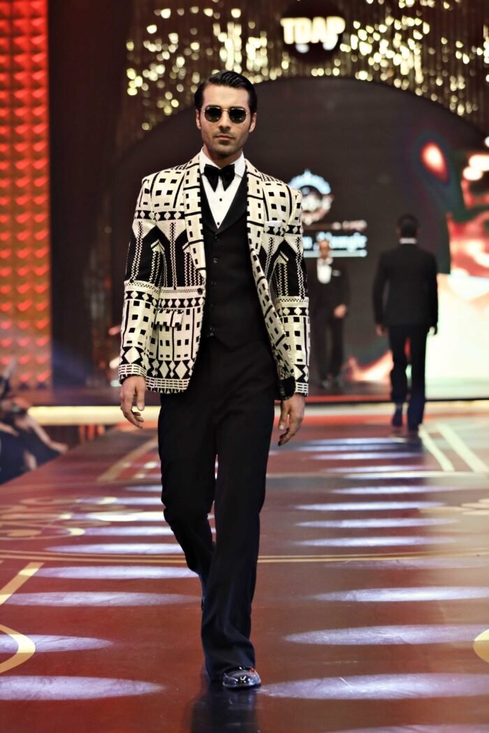 BEIGE & BLACK 3P SEQUENCE TUXEDO - Image 1