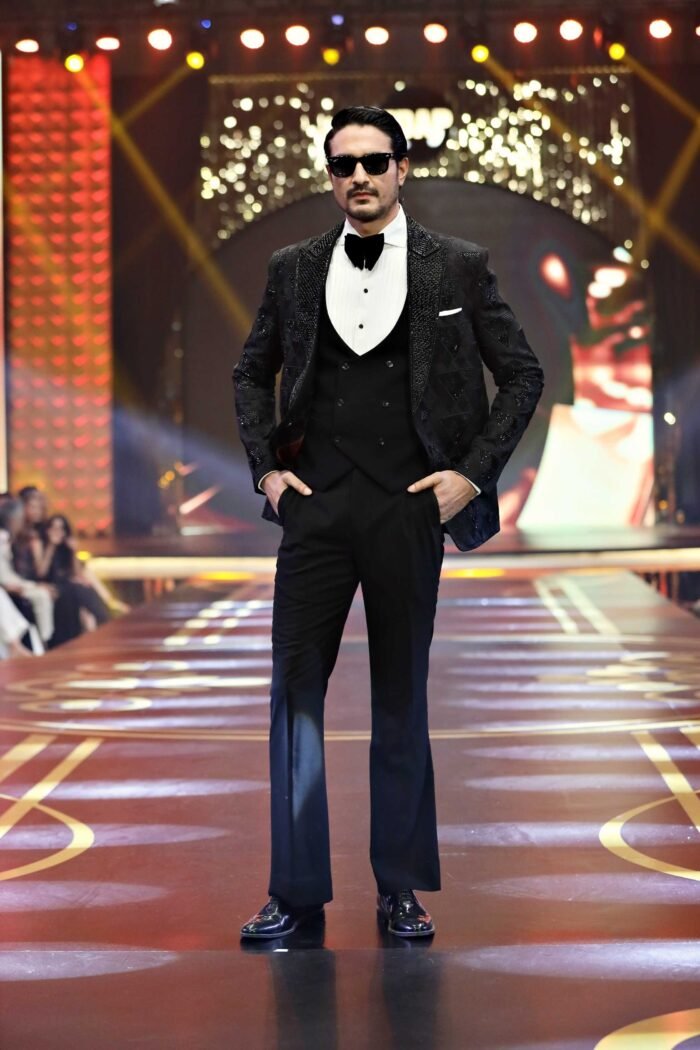 BLACK 3P TUXEDO - Image 1