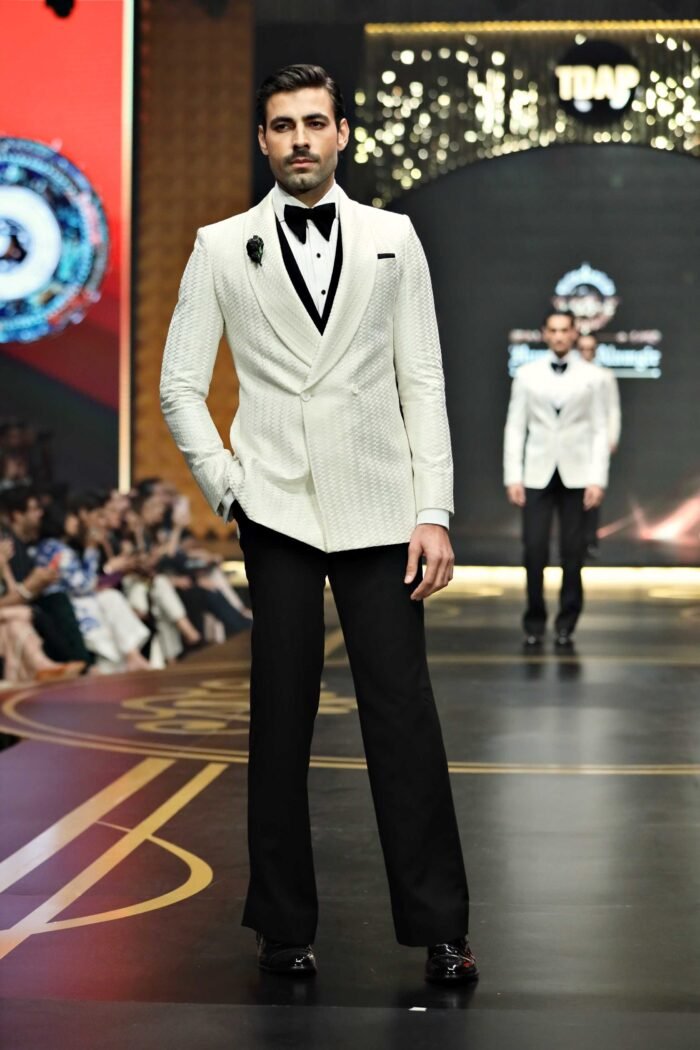 WHITE EBROIDERY 3P TUXEDO - Image 1