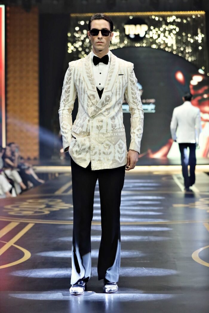 WHITE & GOLDEN 3P SEQUENCE TUXEDO - Image 1